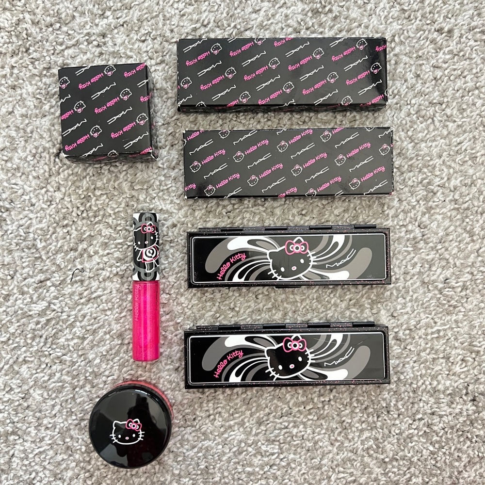 Mac x hello kitty vintage 2000s makeup lot